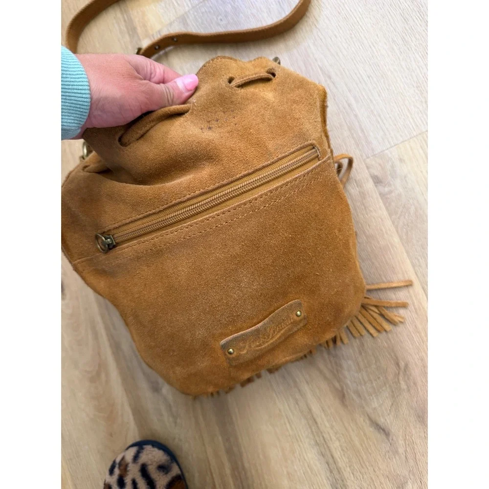 Lucky Brand Tan Suede Fringe Crossbody Bucket Bag Boho Western Studded indie
